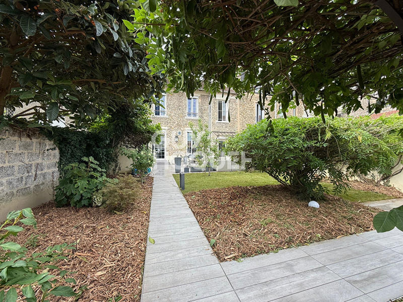 Maison - 200 m² - 7 pièces