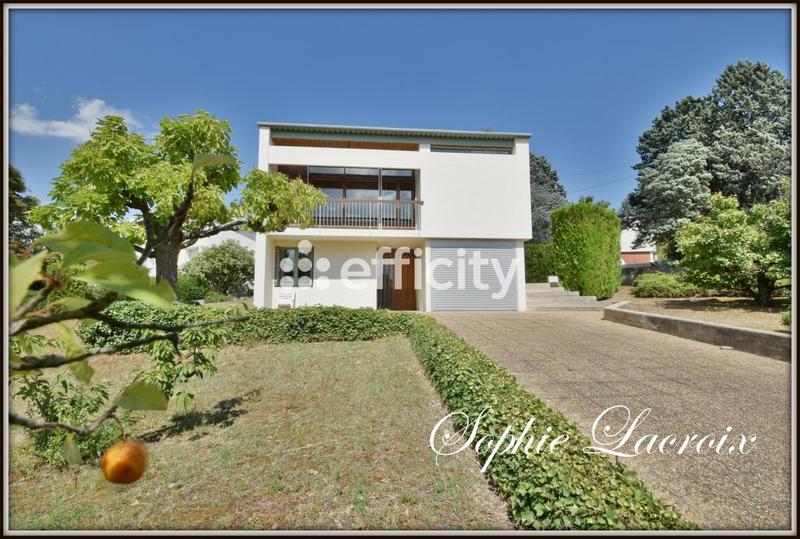 Maison - 93 m² - 5 pièces