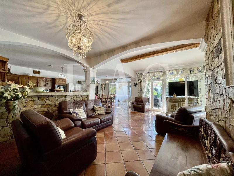 Villa - 134 m² - 5 pièces