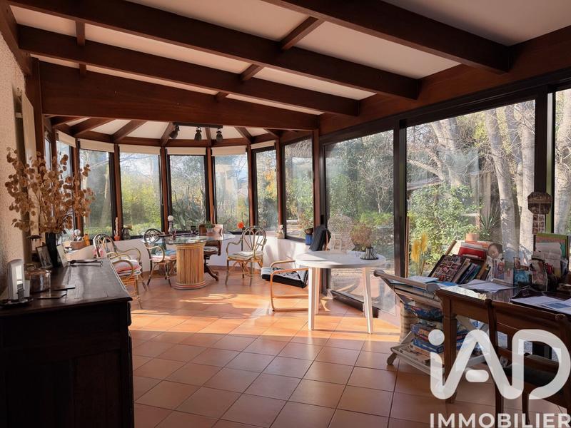 Maison - 215 m² - 8 pièces