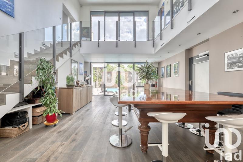 Maison - 343 m² - 9 pièces