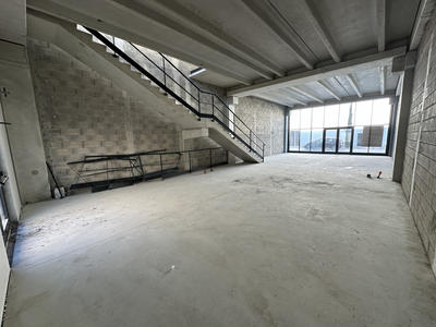 Local d'activités - 290 m²