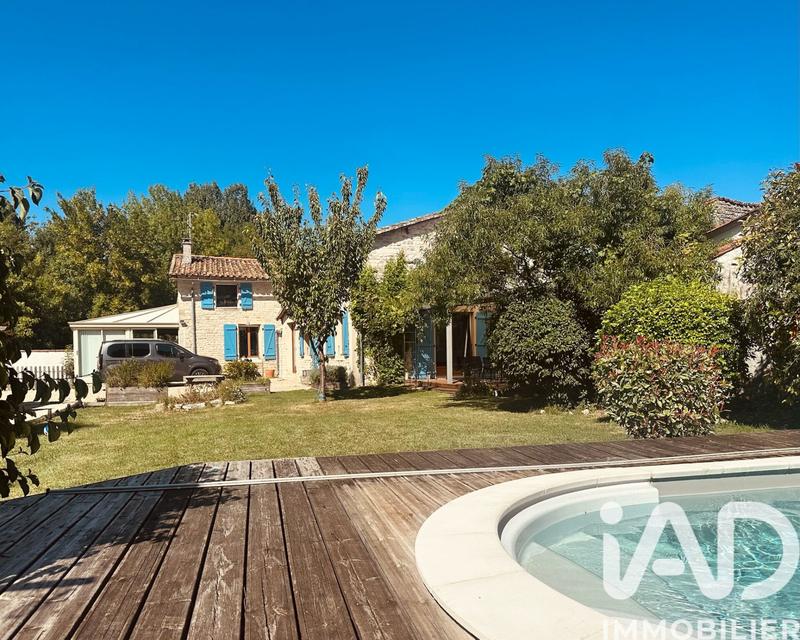 Maison - 203 m² - 7 pièces