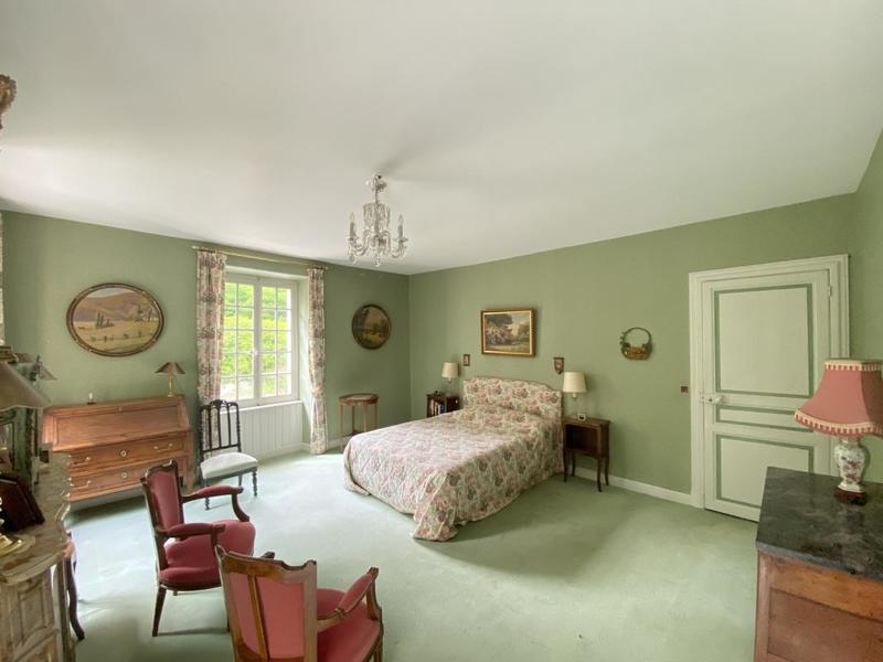 Maison - 400 m² - 11 pièces