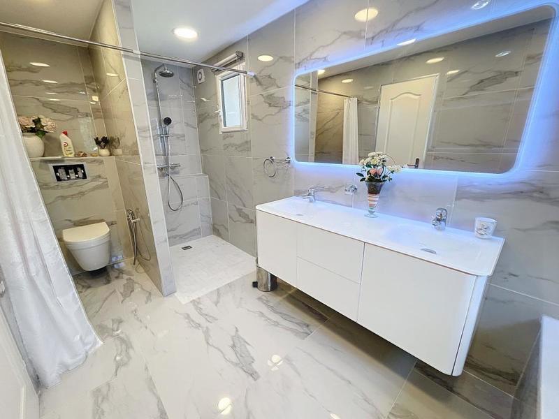 Maison - 226 m² - 4 pièces