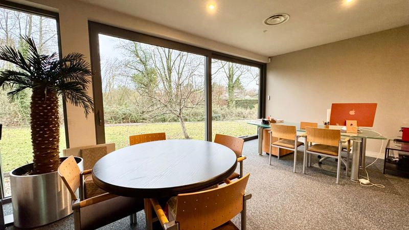 Bureau - 83 m² - 1 pièce