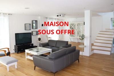 Maison contemporaine - 224 m² - 6 pièces