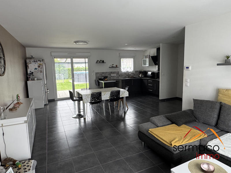 Maison - 99 m² - 5 pièces