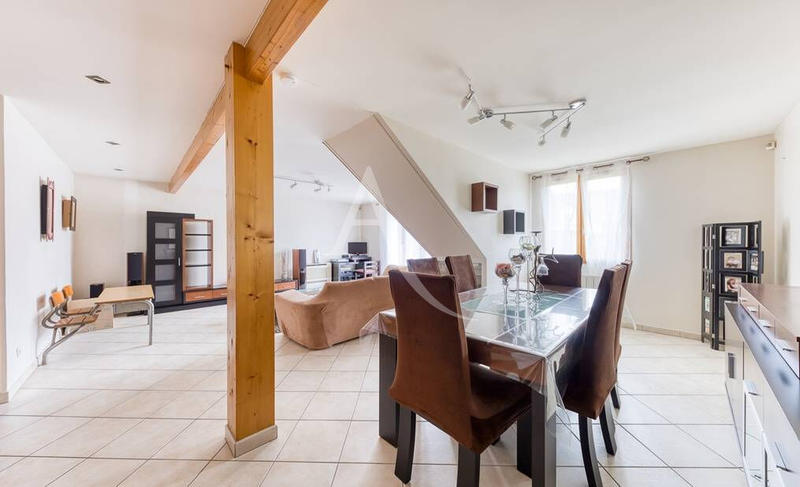 Maison - 98 m² - 5 pièces