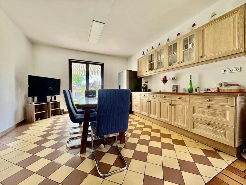 Maison - 357 m² - 10 pièces