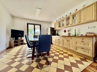 Maison - 357 m² - 10 pièces