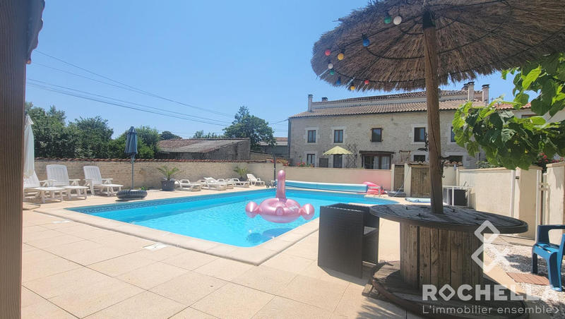 Maison ancienne - 532 m² - 19 pièces