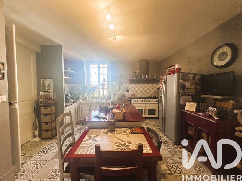 Maison - 273 m² - 8 pièces