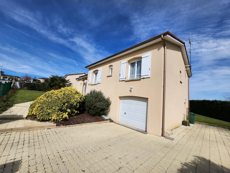 Maison - 104 m² - 6 pièces