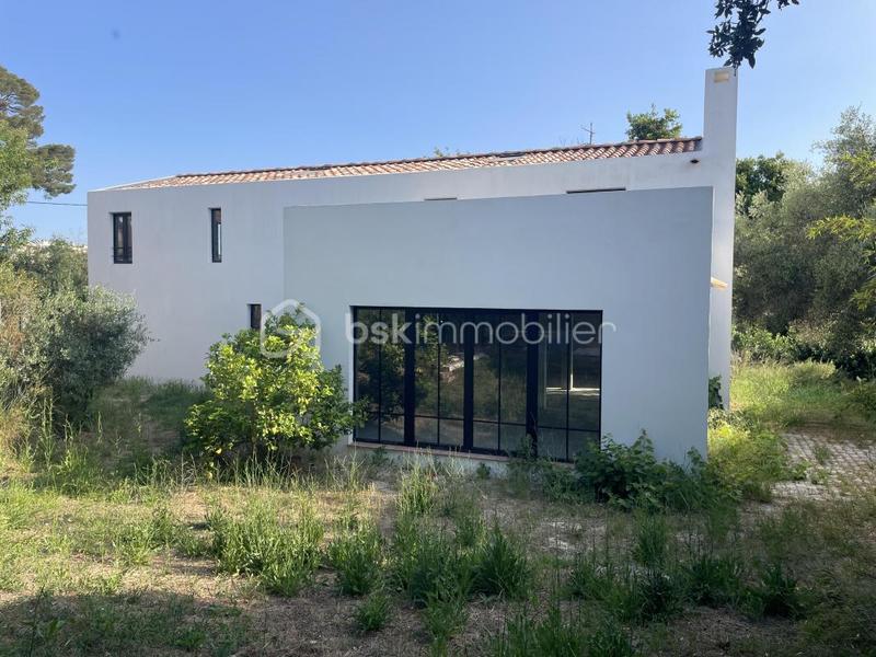 Maison - 220 m² - 5 pièces