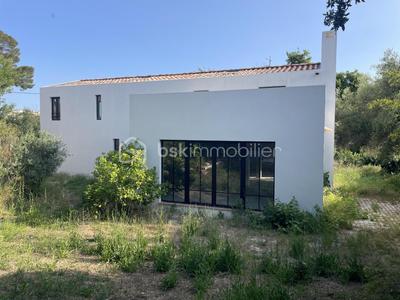 Maison - 220 m² - 5 pièces