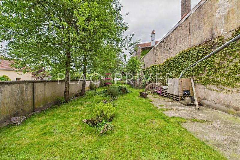 Maison - 320 m² - 10 pièces