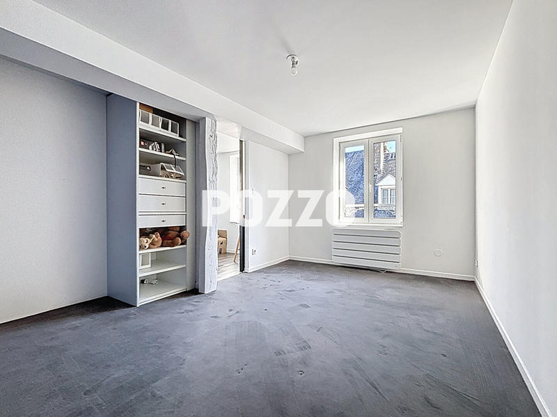 Maison - 256 m² - 10 pièces