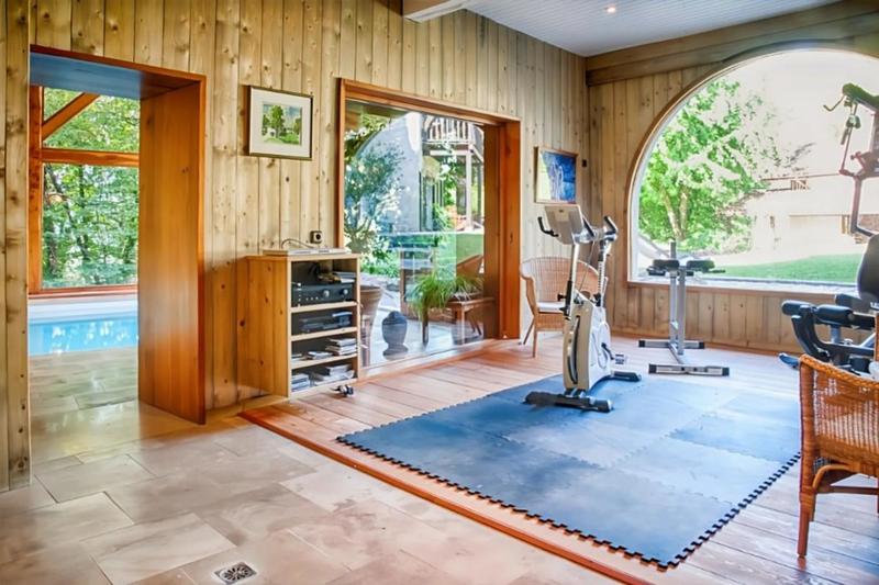 Propriété - 300 m² - 8 pièces