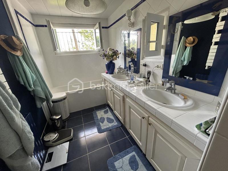 Maison en pierre - 230 m² - 8 pièces