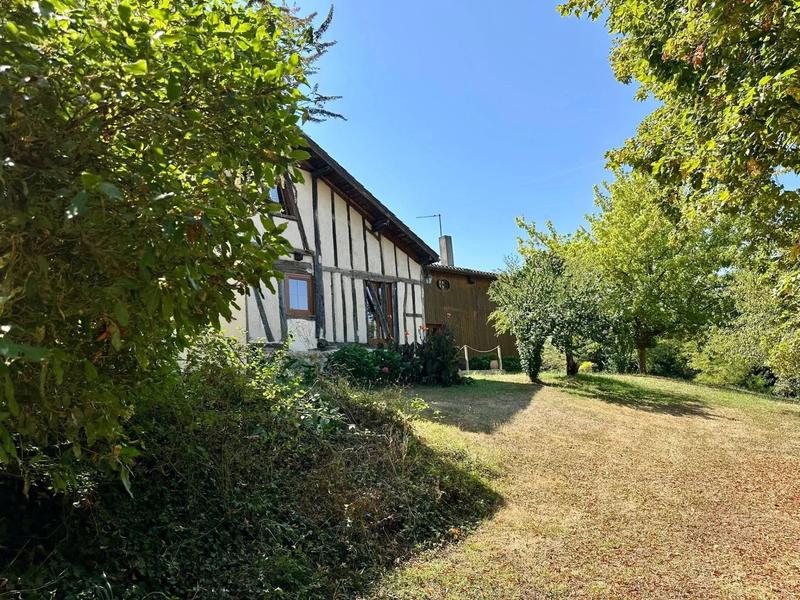 Maison - 260 m² - 8 pièces