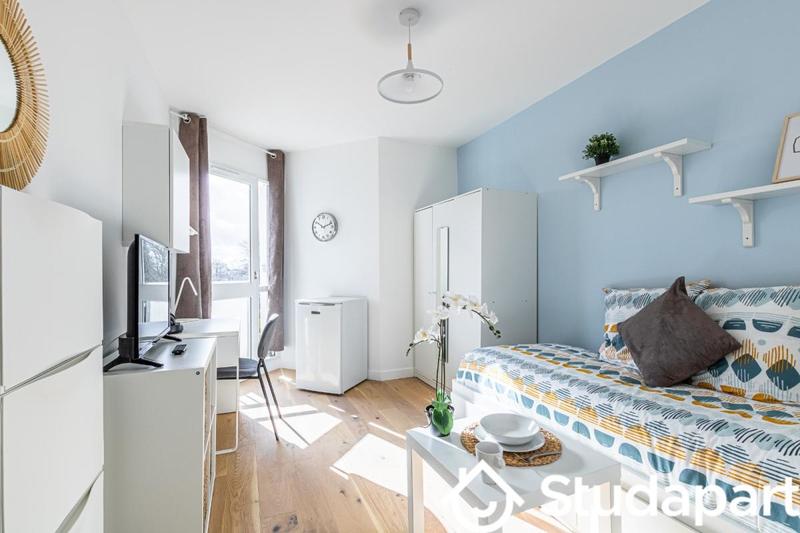 Chambre - 10 m² - 1 pièce