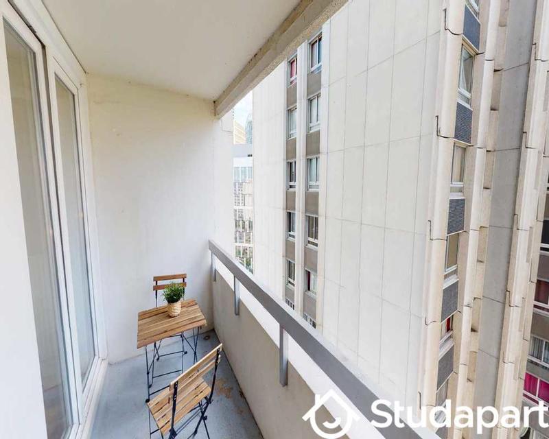 Chambre - 90 m² - 1 pièce