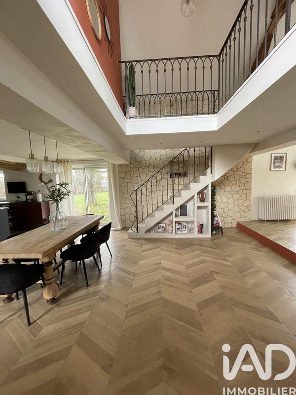 Maison - 210 m² - 5 pièces