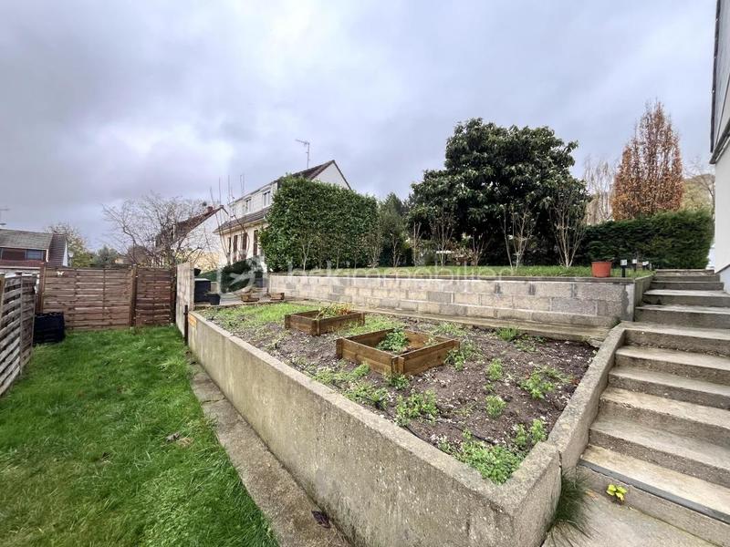 Maison - 104 m² - 6 pièces