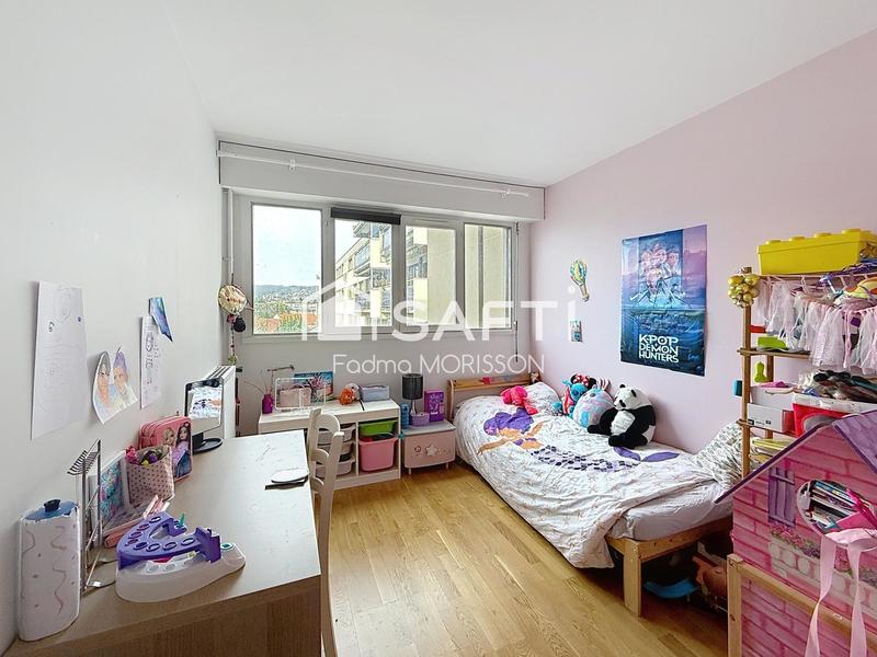 Appartement - 99 m² - 5 pièces
