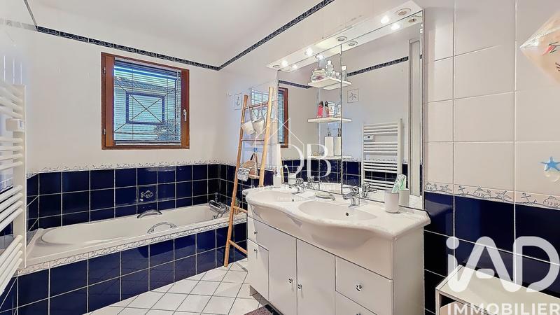 Maison - 139 m² - 5 pièces