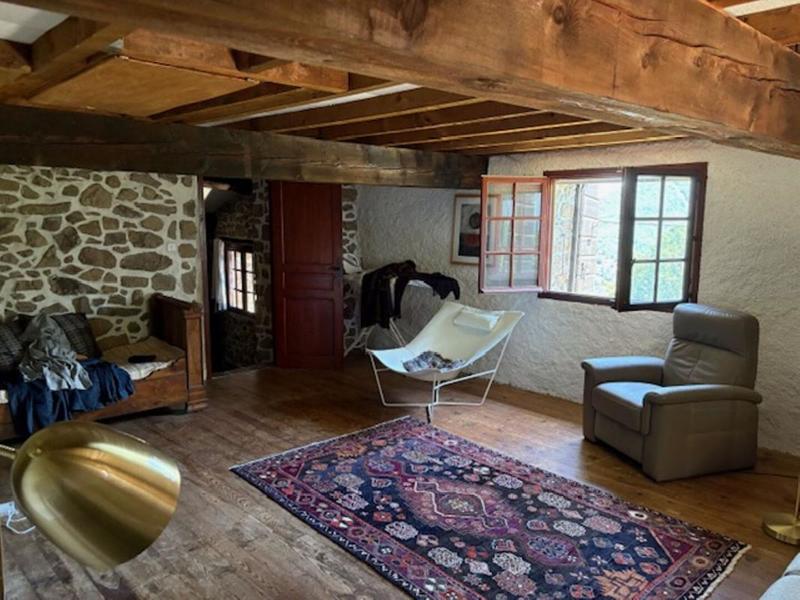 Propriété - 240 m² - 6 pièces