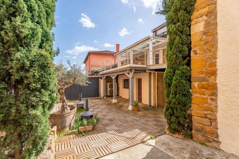 Villa - 205 m² - 7 pièces