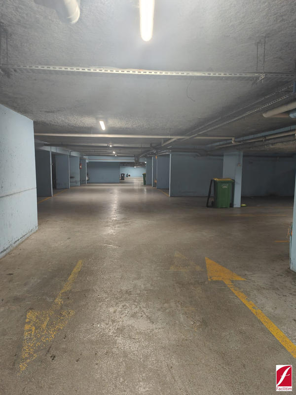 Parking / Garage - 13 m²