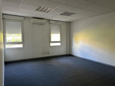 Bureau - 142 m²