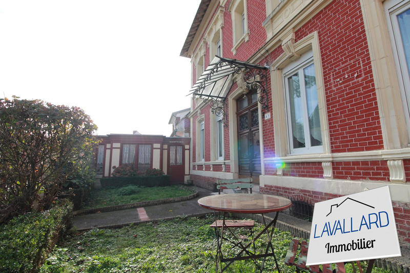 Maison - 207 m² - 10 pièces