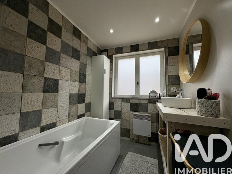 Maison - 111 m² - 6 pièces