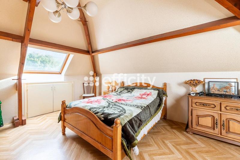 Maison traditionnelle - 130 m² - 6 pièces