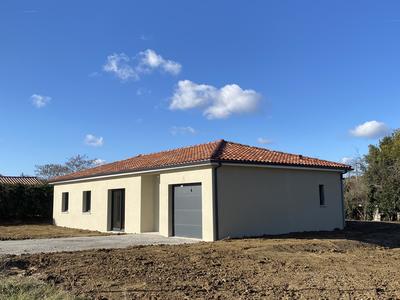 Maison - 90 m² - 4 pièces