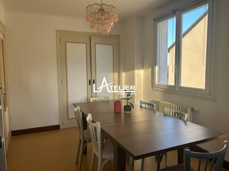 Maison - 181 m² - 7 pièces