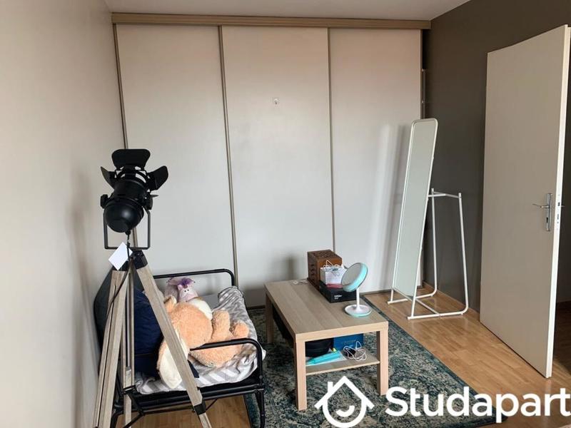 Chambre - 9 m² - 1 pièce