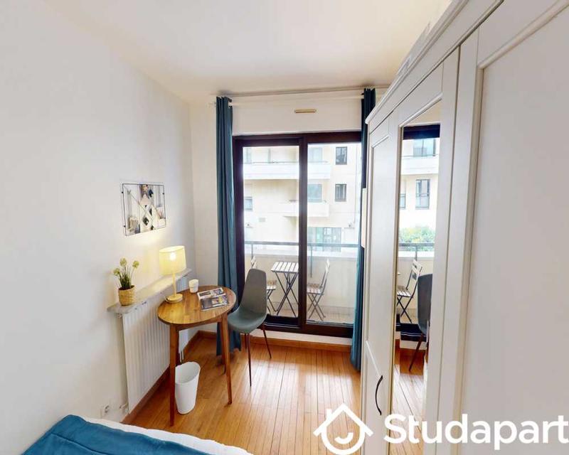 Chambre - 100 m² - 1 pièce