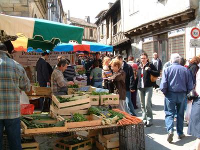 Marché traditionnel du dimanche