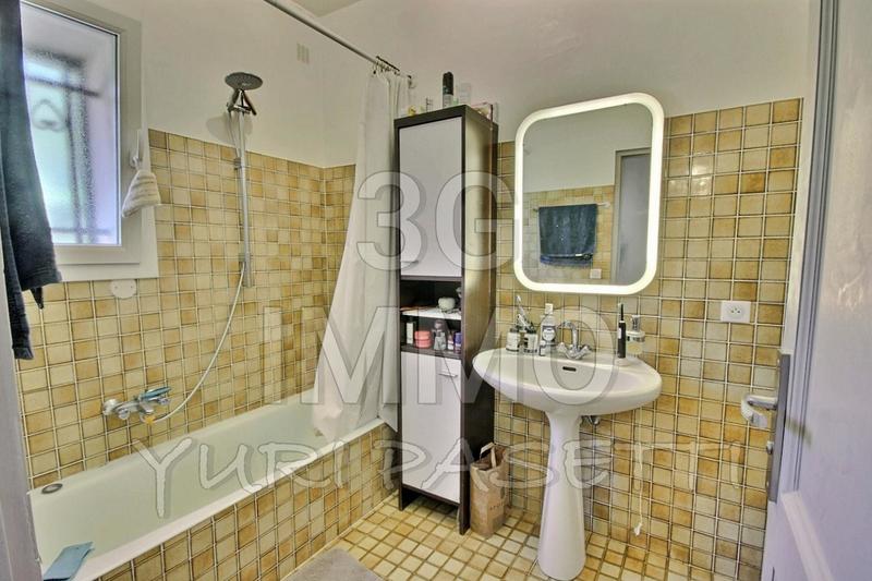 Propriété - 210 m² - 7 pièces