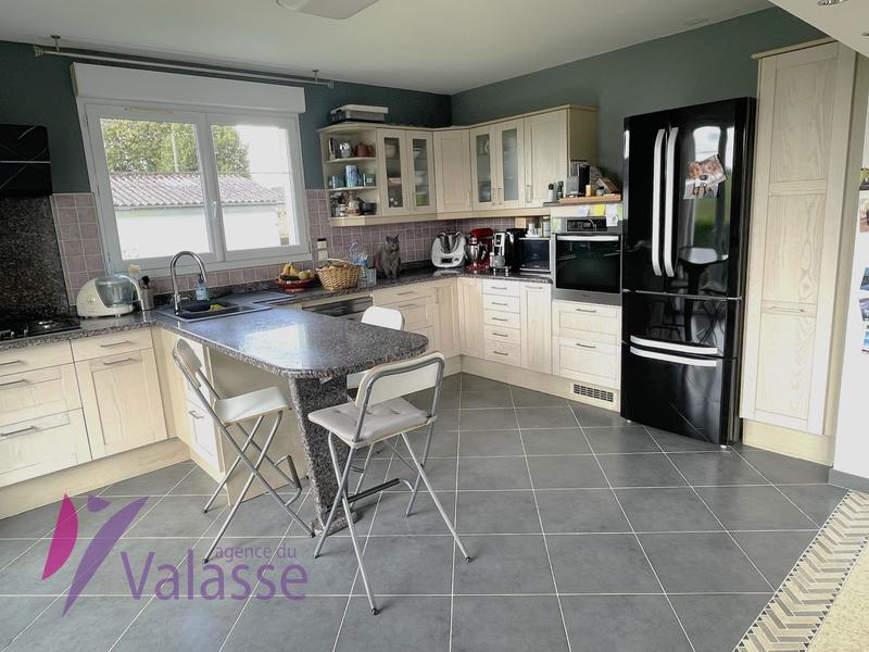 Maison traditionnelle - 162 m² - 6 pièces