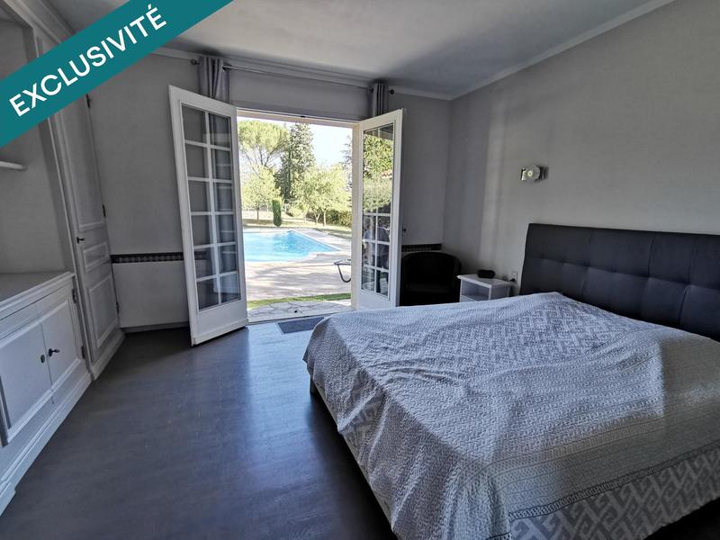 Maison - 300 m² - 11 pièces