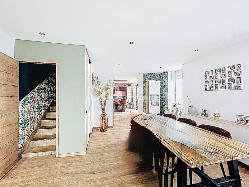 Maison - 165 m² - 8 pièces