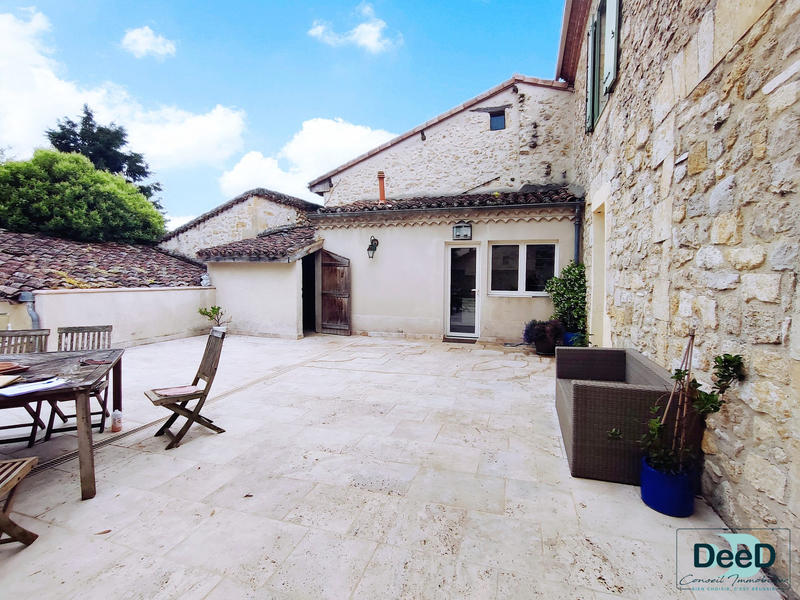 Maison ancienne - 220 m² - 8 pièces