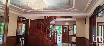 Maison - 300 m² - 12 pièces