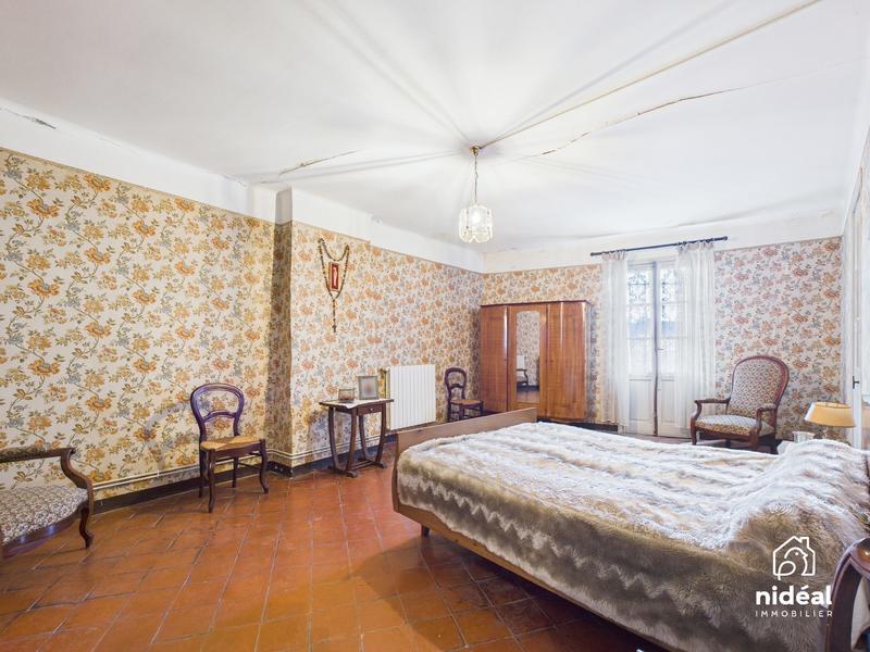 Maison - 280 m² - 7 pièces